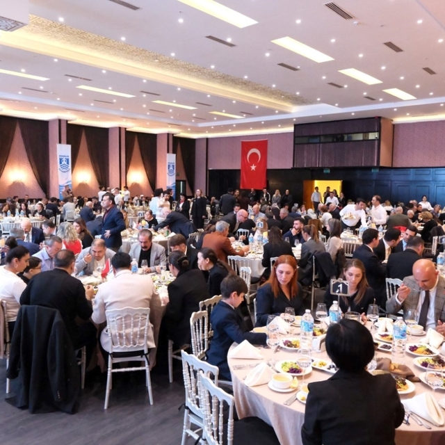 Belediye ekiplerinden şehit yakınlarına ziyaret