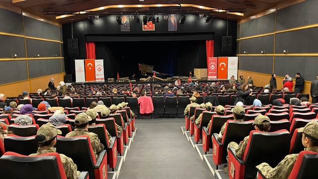 Çanakkale ruhu Erzurum'da sahneye taşındı