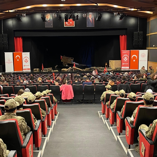 Çanakkale ruhu Erzurum'da sahneye taşındı