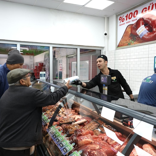 Başkan Çerçioğlu'ndan Ramazan Bayramı öncesi Halk Ege Et şubelerinde indiri...