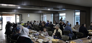 Dicle Kaymakamı Mustafa Atış, şehit yakınları ve gazilerle iftarda buluştu