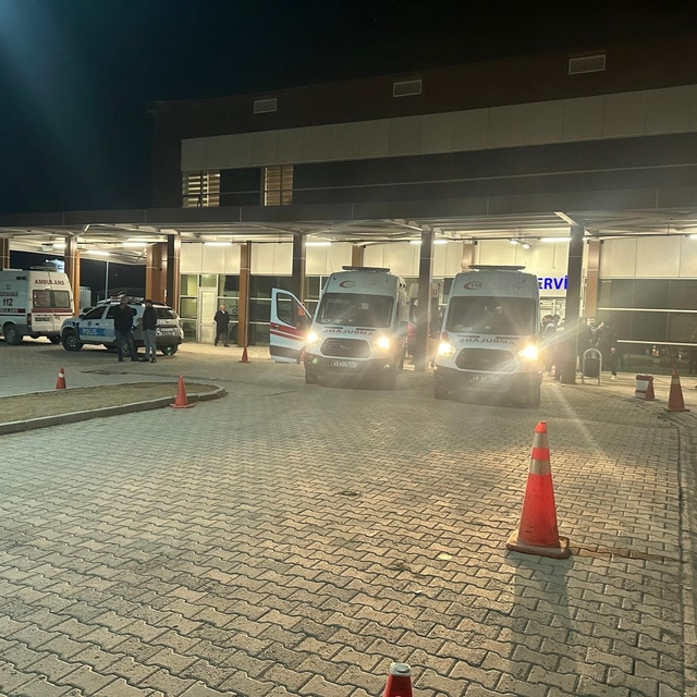 Malazgirt'te silahlı kavga: 5 yaralı