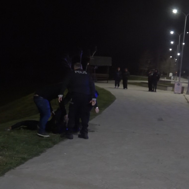 Bafra'da alkollü kadın ekipleri alarma geçirdi