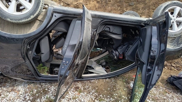 Sinop'ta kontrolden çıkan araç takla attı
Kaza yerinde kalp krizi geçiren vatandaş kurtarılamadı