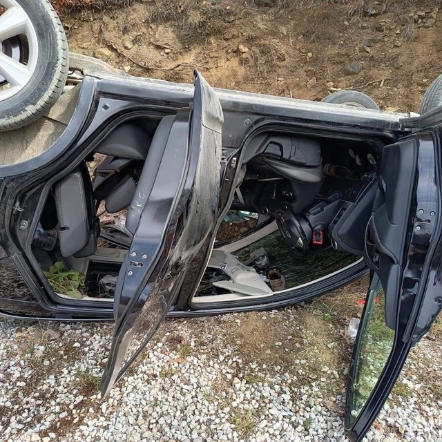 Sinop'ta kontrolden çıkan araç takla attı
Kaza yerinde kalp krizi geçiren v...