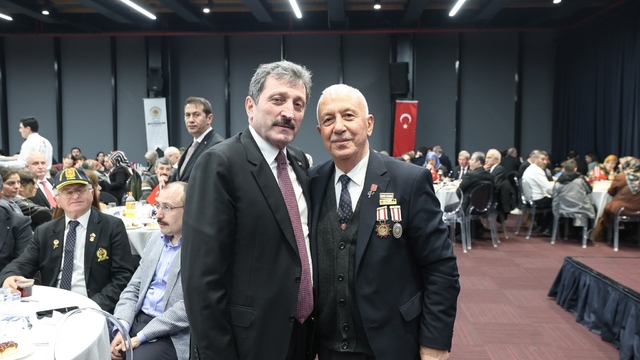 Vali Orhan Tavlı: "Özgürlüğümüzü şehitlerimize ve gazilerimize borçluyuz"