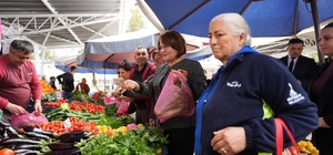 Başkan Gençay pazar esnafı ile bayram öncesi bir araya geldi