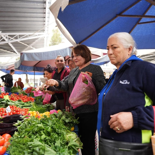 Başkan Gençay pazar esnafı ile bayram öncesi bir araya geldi