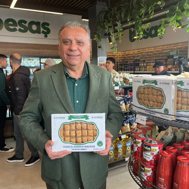 BESAŞ'tan uygun fiyata bayramlık cevizli baklava
BESAŞ'ın bayram baklavalar...