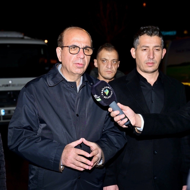 Başkan Geçit, İnönü Mahallesindeki temizlik çalışmalarını inceledi