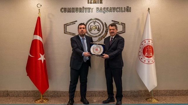 Adalet Bakan Yardımcısı Tuncay'dan İzmir Adliyesi'ne ziyaret