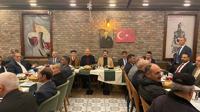 Arpaçay Kaymakamı Akköz, muhtarlarla iftar sofrasında buluştu