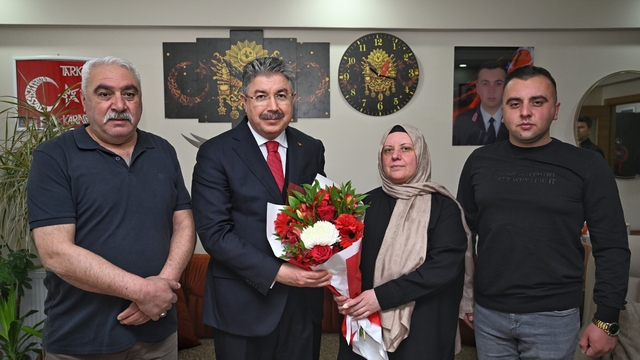 Vali Yılmaz'dan şehit Jandarma Uzman Onbaşı Tarkan Karaca'nın ailesine ziyaret