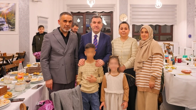 Bayburt'ta koruyucu aileler iftar sofrasında buluştu