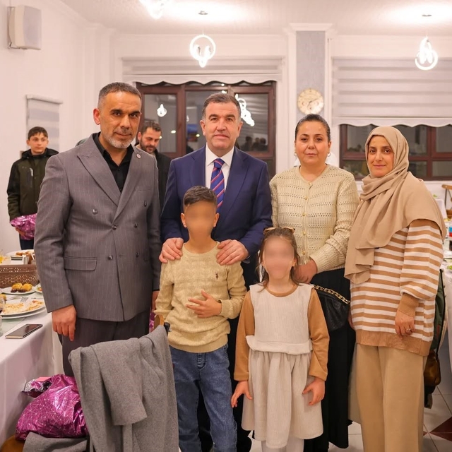 Bayburt'ta koruyucu aileler iftar sofrasında buluştu