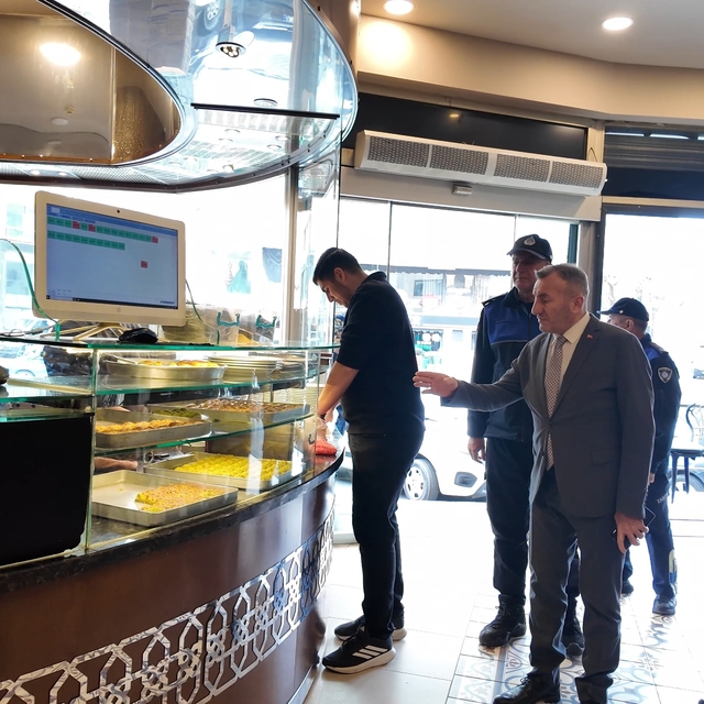 Mersin'de bayram öncesi tatlı denetimi sıklaştırıldı