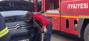 Seyir halindeki minibüste yangın paniği