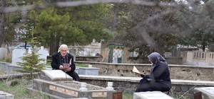 Elazığ’da mezarlıklarda ziyaretçi yoğunluğu