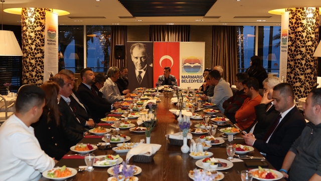 Marmaris Belediye Başkanı Ünlü, basın mensuplarıyla iftarda buluştu