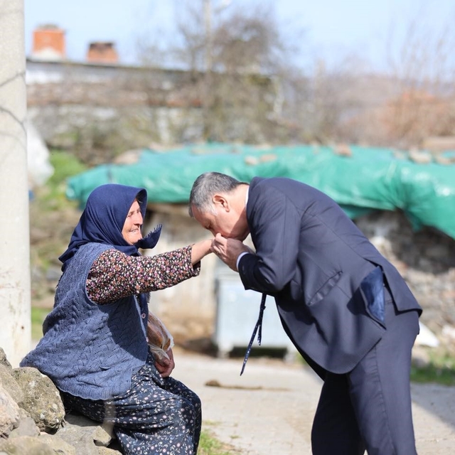 Başkan Balaban Yuntdağı'nda vatandaşlarla bayramlaştı