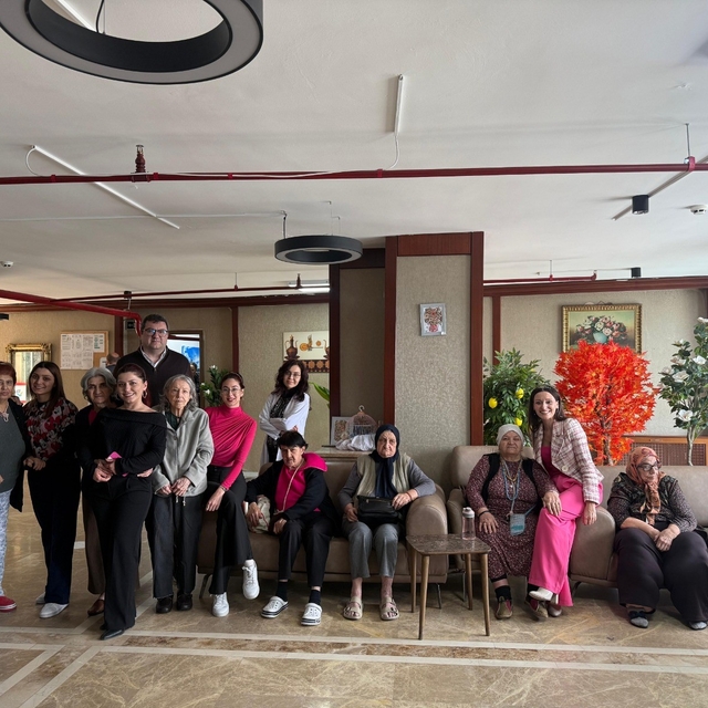 Burtom'dan huzurevi sakinlerine ziyaret