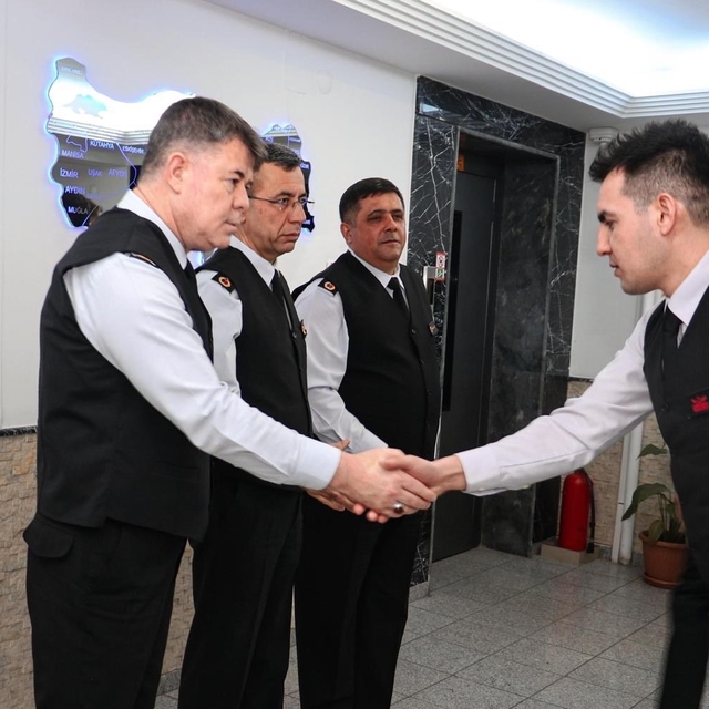 Bursa İl Jandarma Komutanı Tataroğlu personelle bayramlaştı