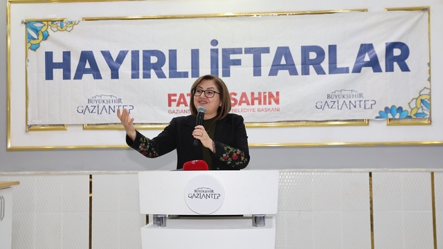 Büyükşehir'in Ramazan sofrası bu kez İslahiye'de kuruldu