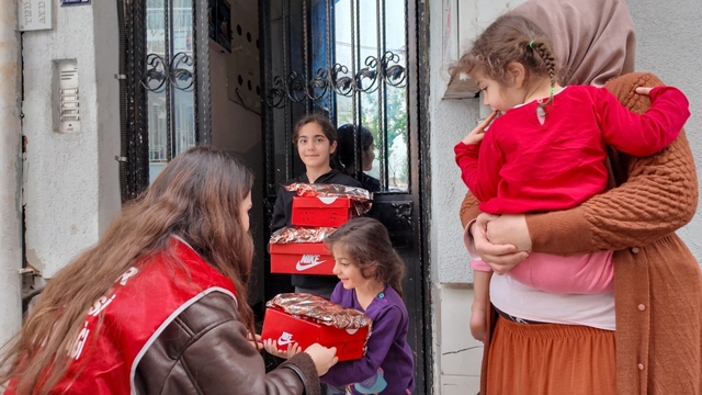 Başkan Yetişkin'den çocuklara bayram hediyesi