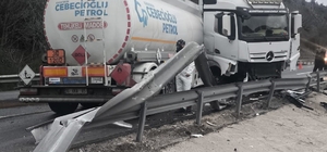 Mazot yüklü tanker kontrolden çıkarak karşı şeride geçti