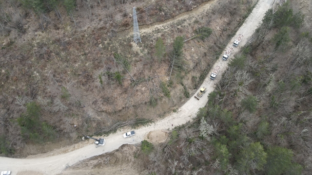 Binlerce kişinin ziyaret ettiği Valla Kanyonu ve Ilıca Şelalesi'nin yolu bayrama hazır hale getirildi