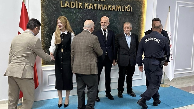 Ladik'te bayramlaşma programı düzenlendi