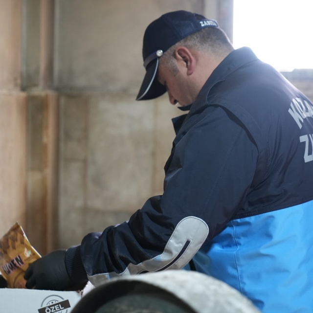 Kozan'da zabıta ekiplerinden bayram denetimi