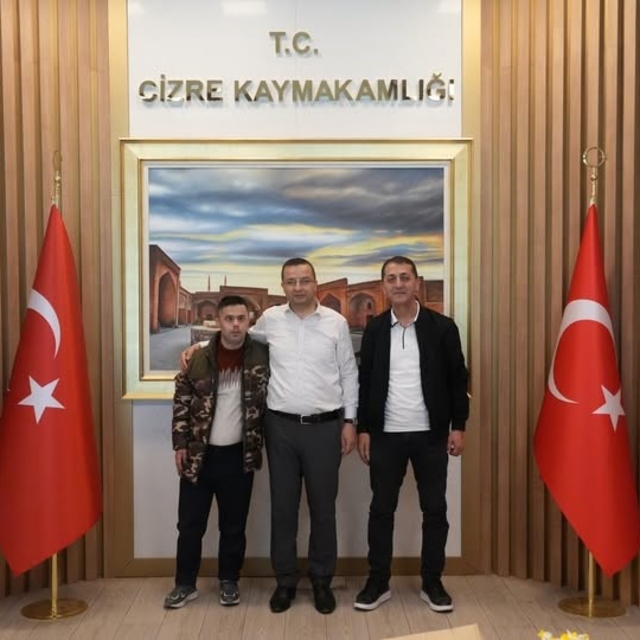 Kaymakam Baycar, down sendromlu genci makamında ağırladı