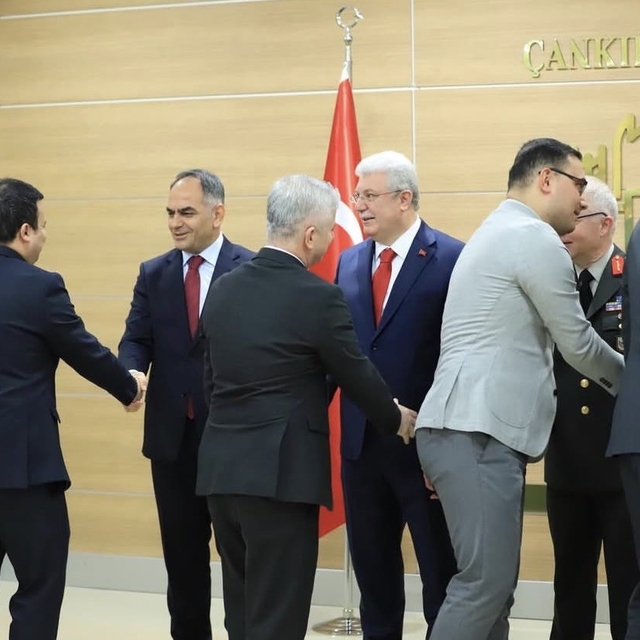 Çankırı'da protokol ile vatandaşlar bayramlaştı