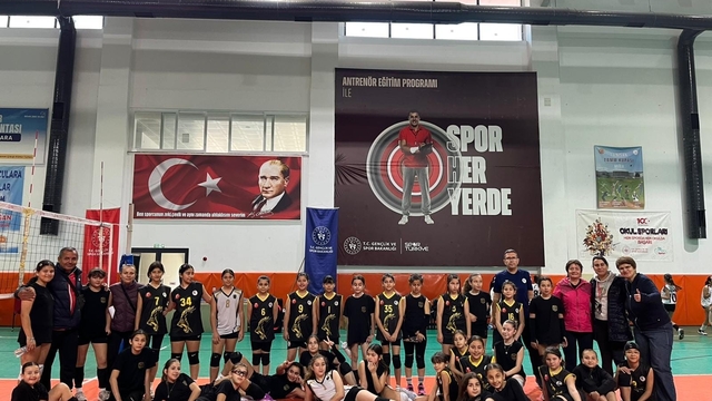 Köyceğiz'de voleybol coşkusu, 150 sporcu aynı sahada buluştu