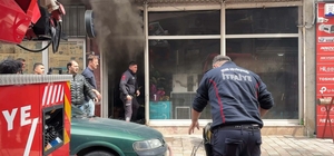 Şarjdaki batarya patladı, iş yerinde yangın çıktı