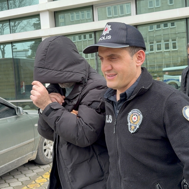 Kardeşiyle tartışan polisin burnunu kırdı, tutuklandı