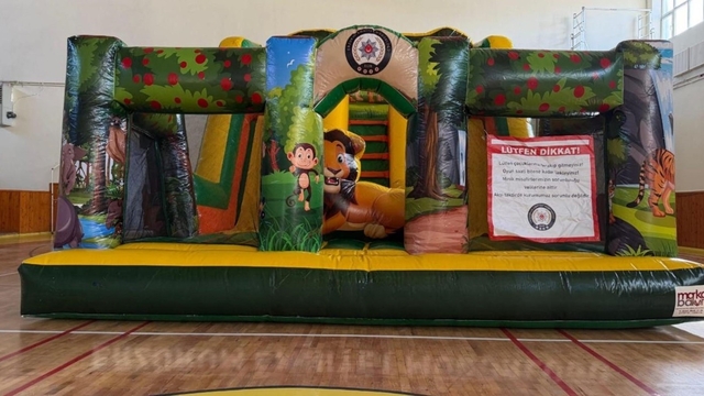 Bayburt'ta çocuklar için kurulan 'Balon Park' oyun alanı 4 gün boyunca açık olacak