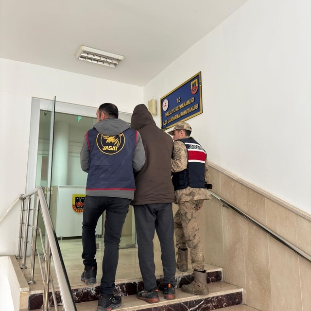Şanlıurfa'da kesinleşmiş 5 yıl hapis cezasıyla aranan şahıs yakalandı