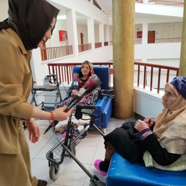 AKİB'den anlamlı ziyaret
Gönüllere dokunan duygusal anlar