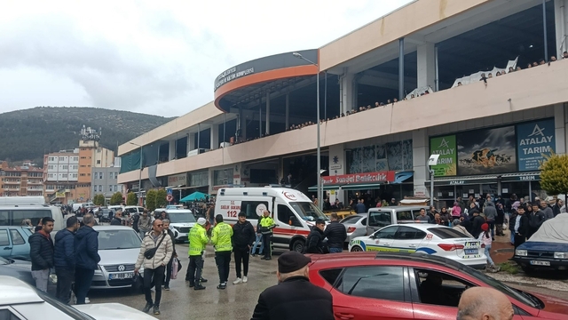 Burdur'da bıçaklı kavga: 5 yaralı