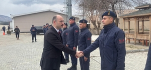 Doğanşehir Kaymakamı Sungur, görev başındaki polis ve jandarmayı ziyaret etti