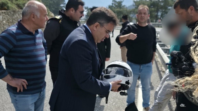 Marmaris çıkışındaki motosiklet kazasında kask hayat kurtardı