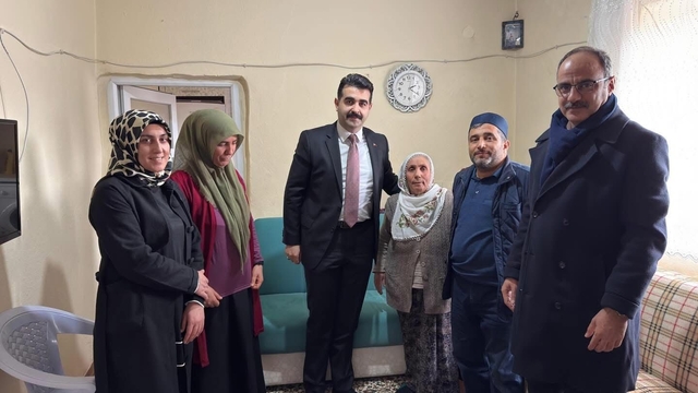 Tomarza'da 21 kimsesiz vatandaş ziyaret edildi