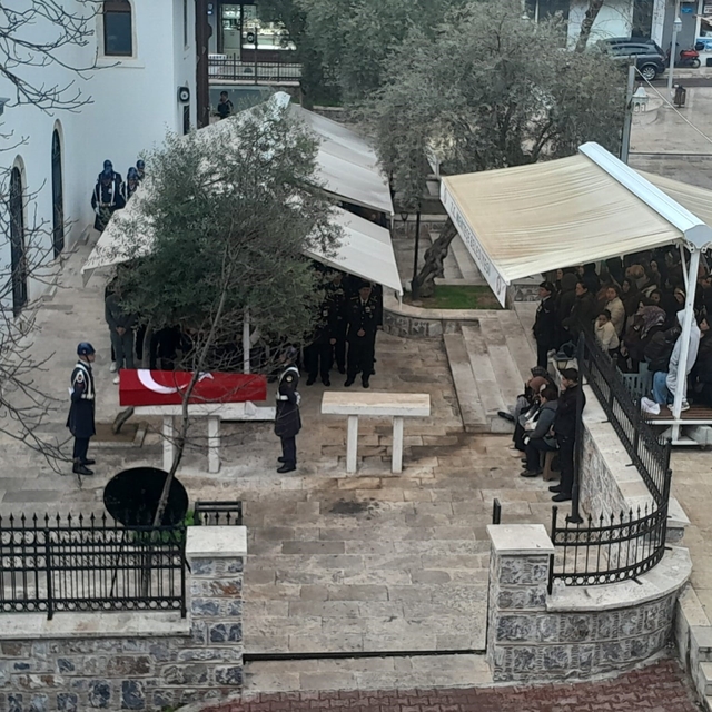 Muğla'da emekli jandarma albay son yolculuğuna uğurlandı