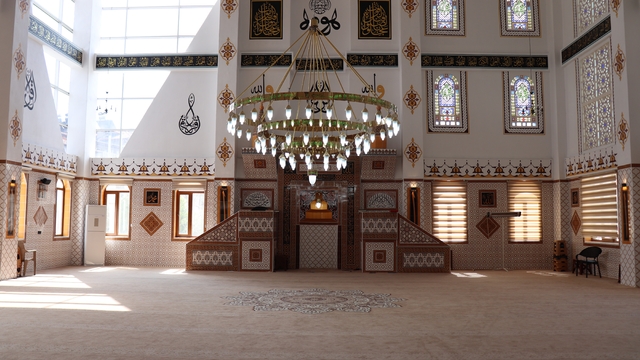 Beyağaç Merkez Çarşı Camii ibadete açıldı