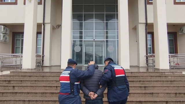 Bursa'dan uyuşturucu madde getirirken Çanakkale'de yakalandı