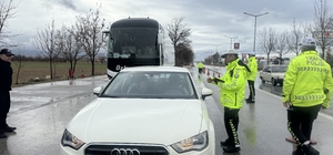 Karaman Valisi Çiçek trafik denetimine katıldı