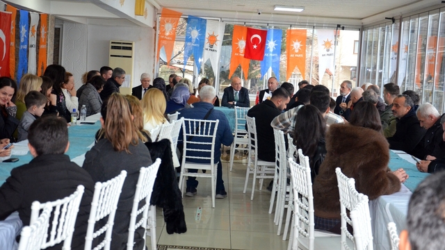 AK Parti'li Gider, Gelibolu'da partililerle bayramlaştı