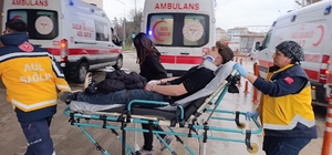 Kontrolden çıkan otomobil, istinat duvarına çarptı: 4 yaralı